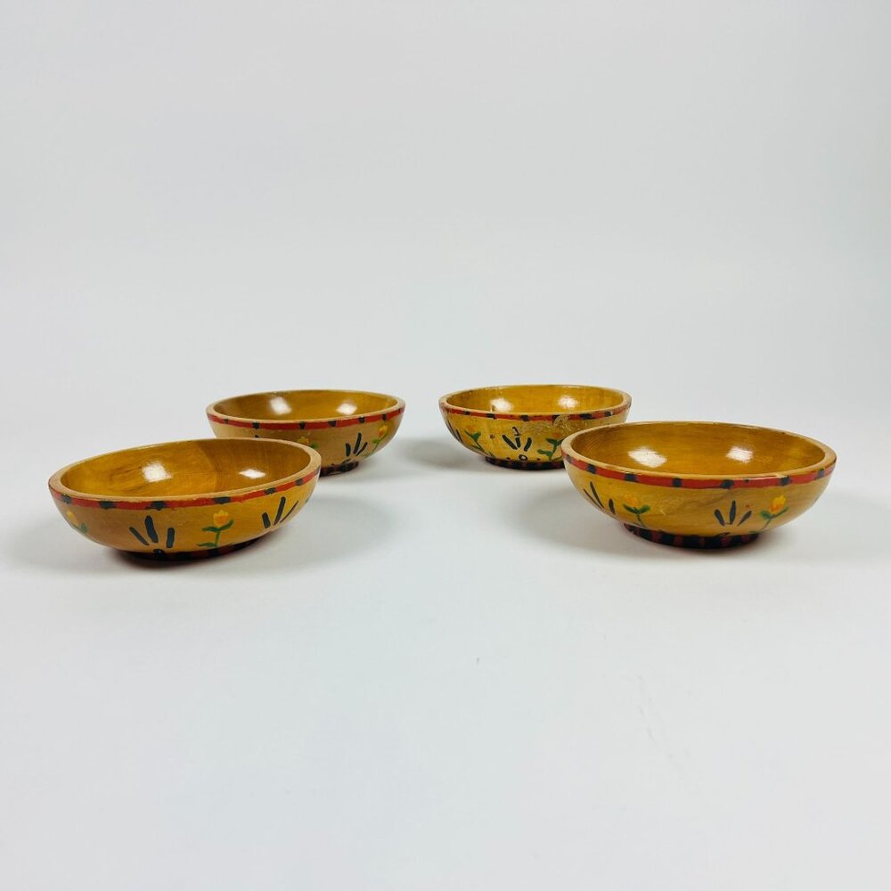 Occupied Japan Hand Painted Set of 4 Snack/Home 5.5" Decorative  Bowls
